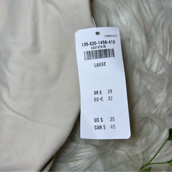 ABERCROMBIE & FITCH Soft Matte Seamless Asymmetrical Ruched Top - Picture 7 of 10